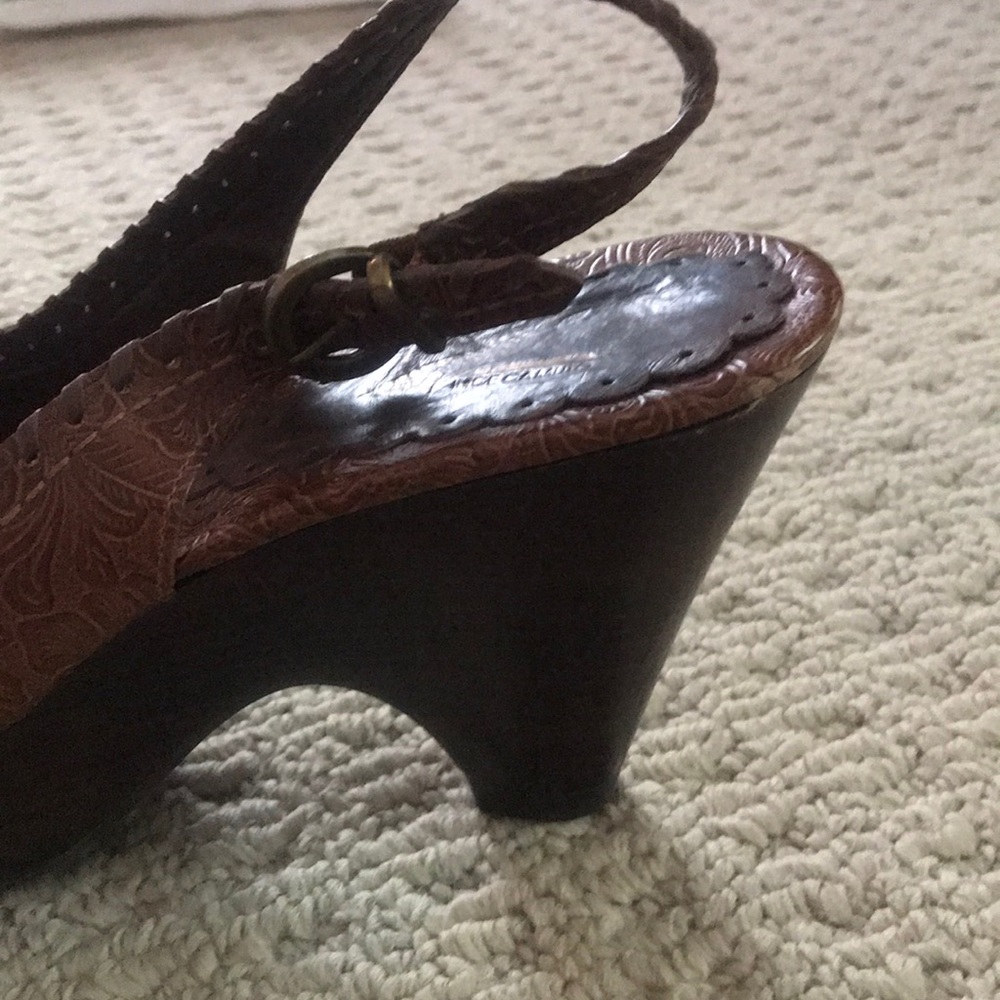 Shoes - Picture 3 of 4
